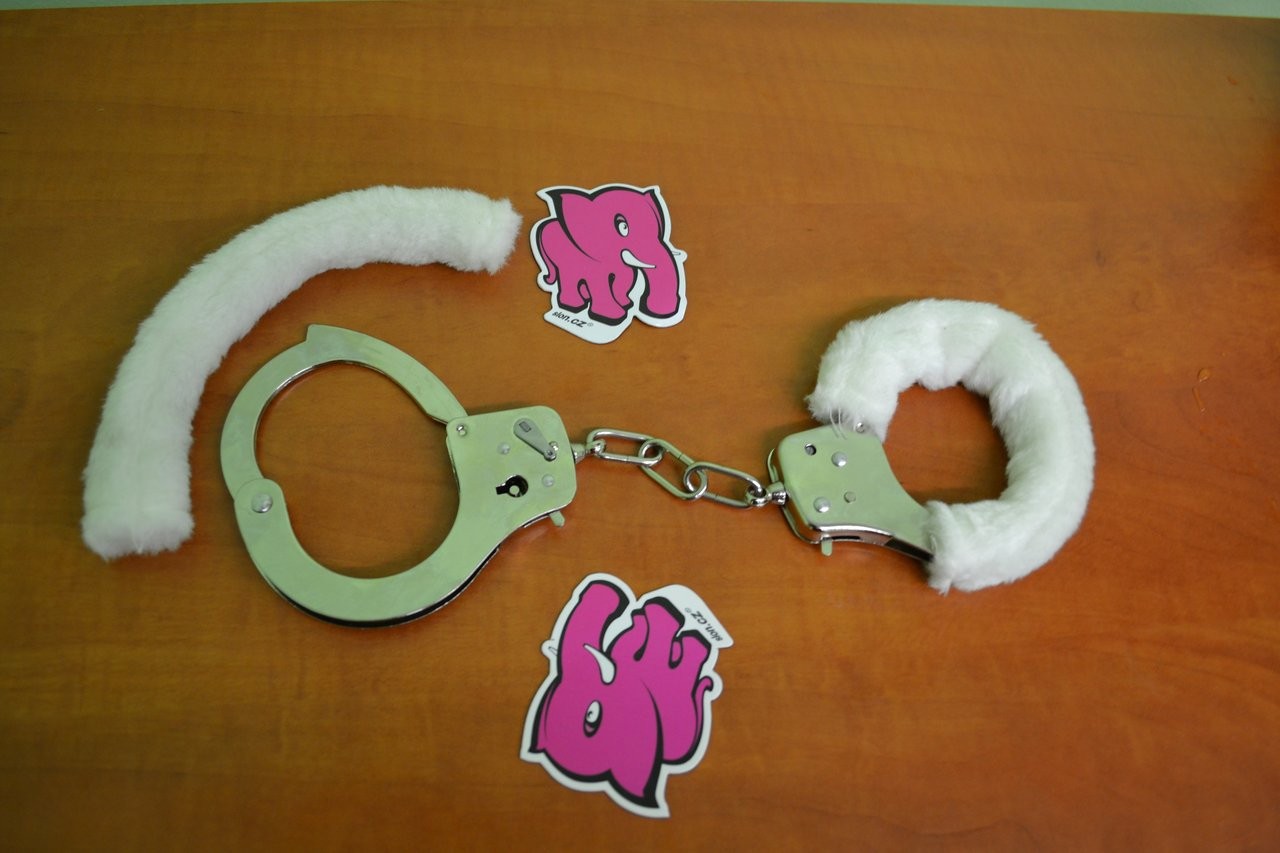 Kvalitní pouta na ruce s plyšem - bílá