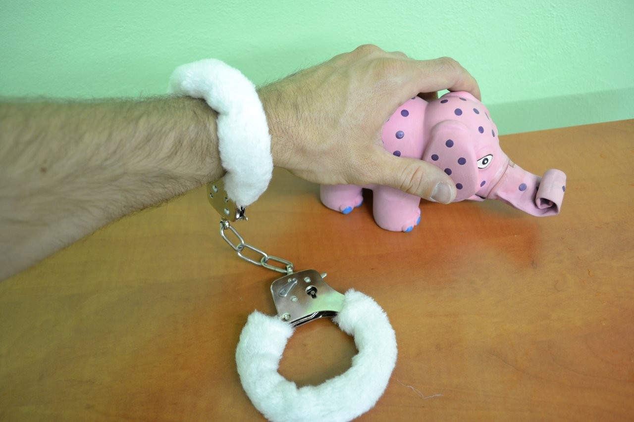 Kvalitní pouta na ruce s plyšem - bílá