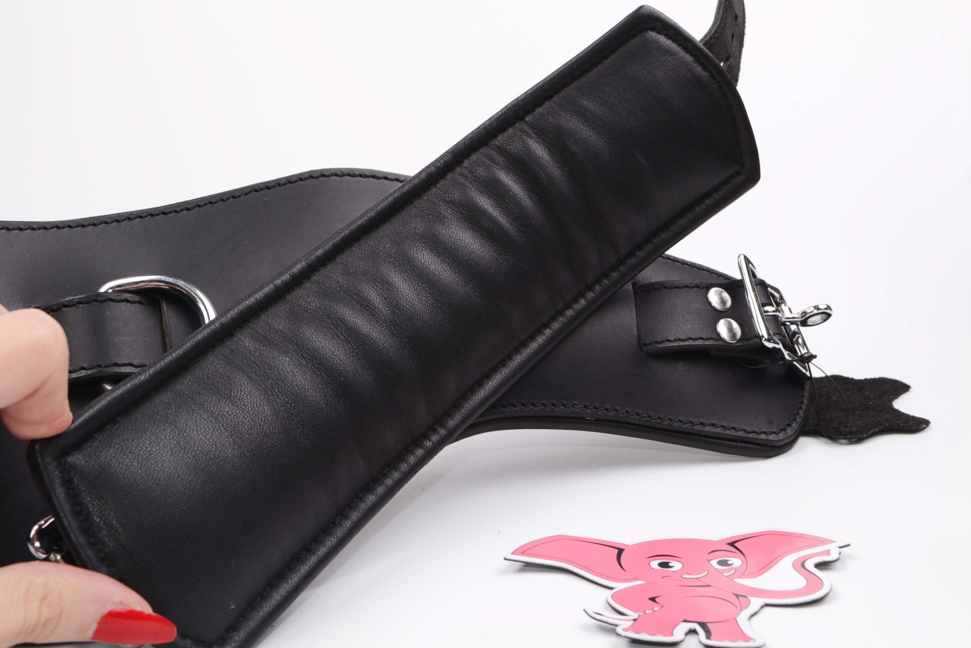 Kožený obojek s pouty na ruce Leatherix RestrainMe