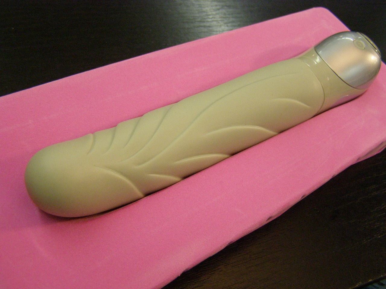 Vibrátor silikonový Sutra béžová 23cm