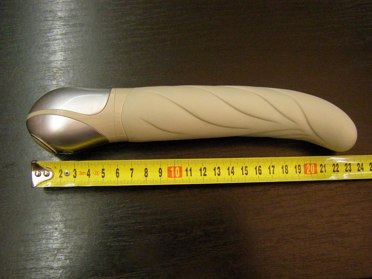 Vibrátor silikonový Sutra béžová 23cm