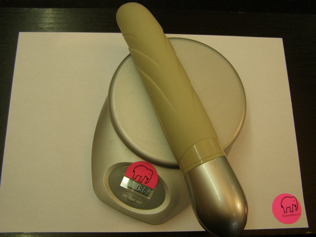 Vibrátor silikonový Sutra béžová 23cm
