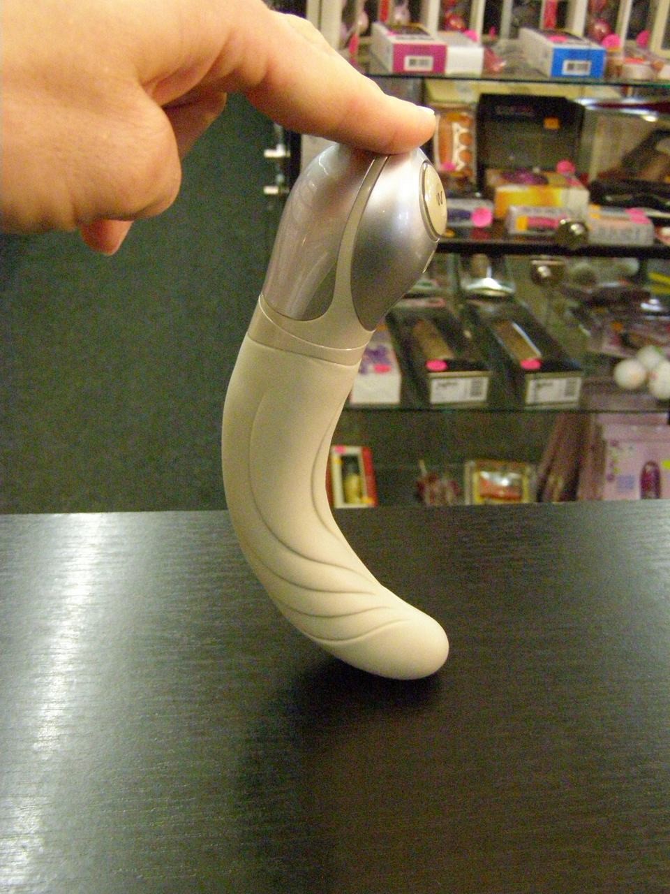 Vibrátor silikonový Sutra béžová 23cm