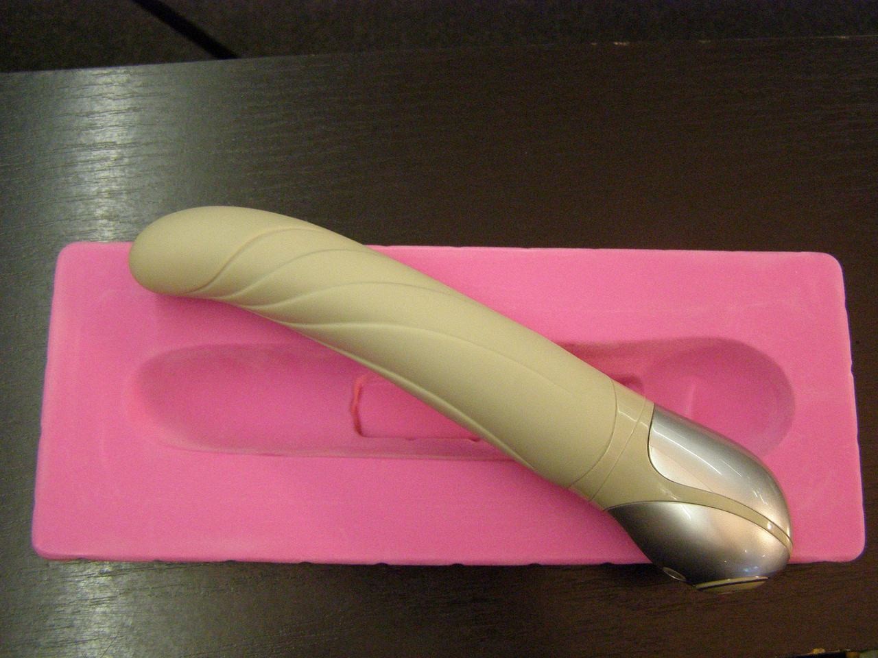 Vibrátor silikonový Sutra béžová 23cm