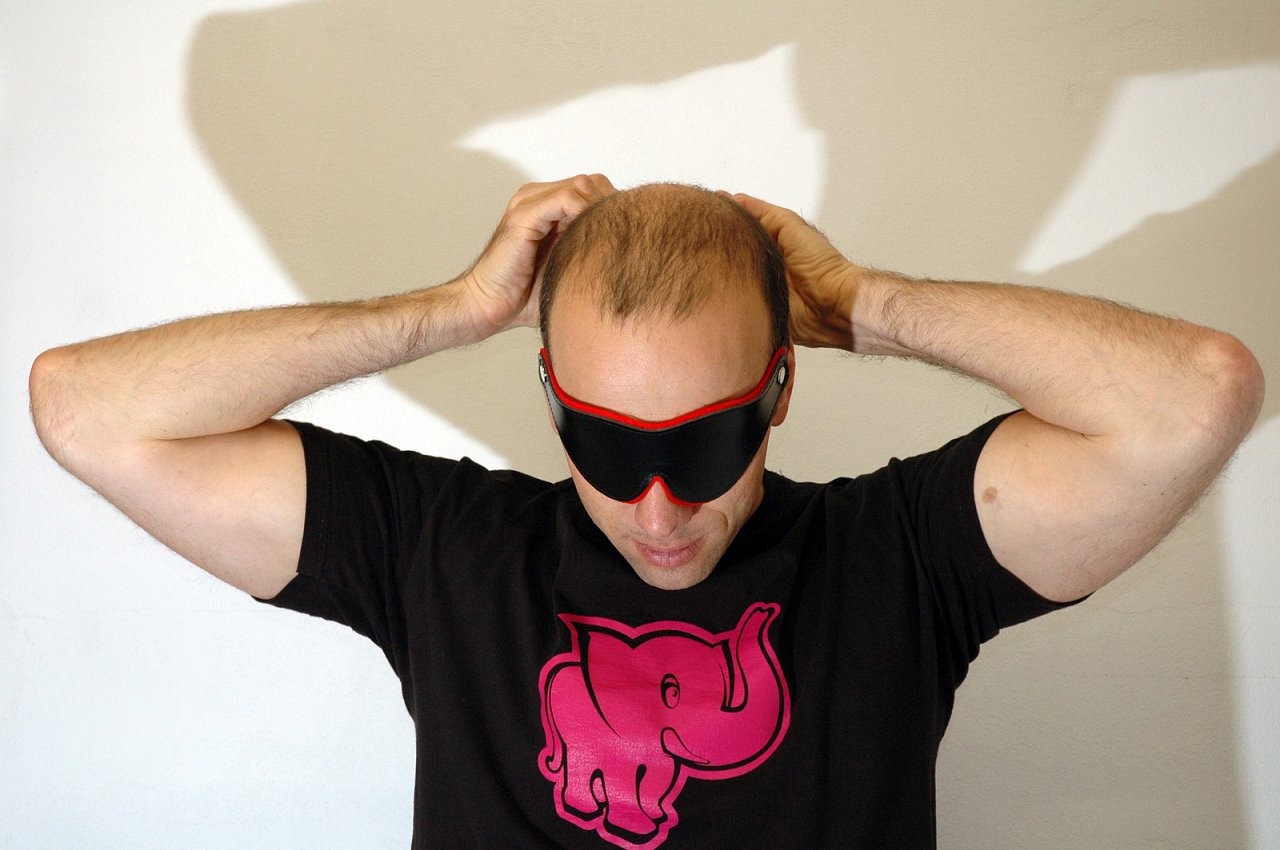 Adam a Kožená maska na oči BlackRed