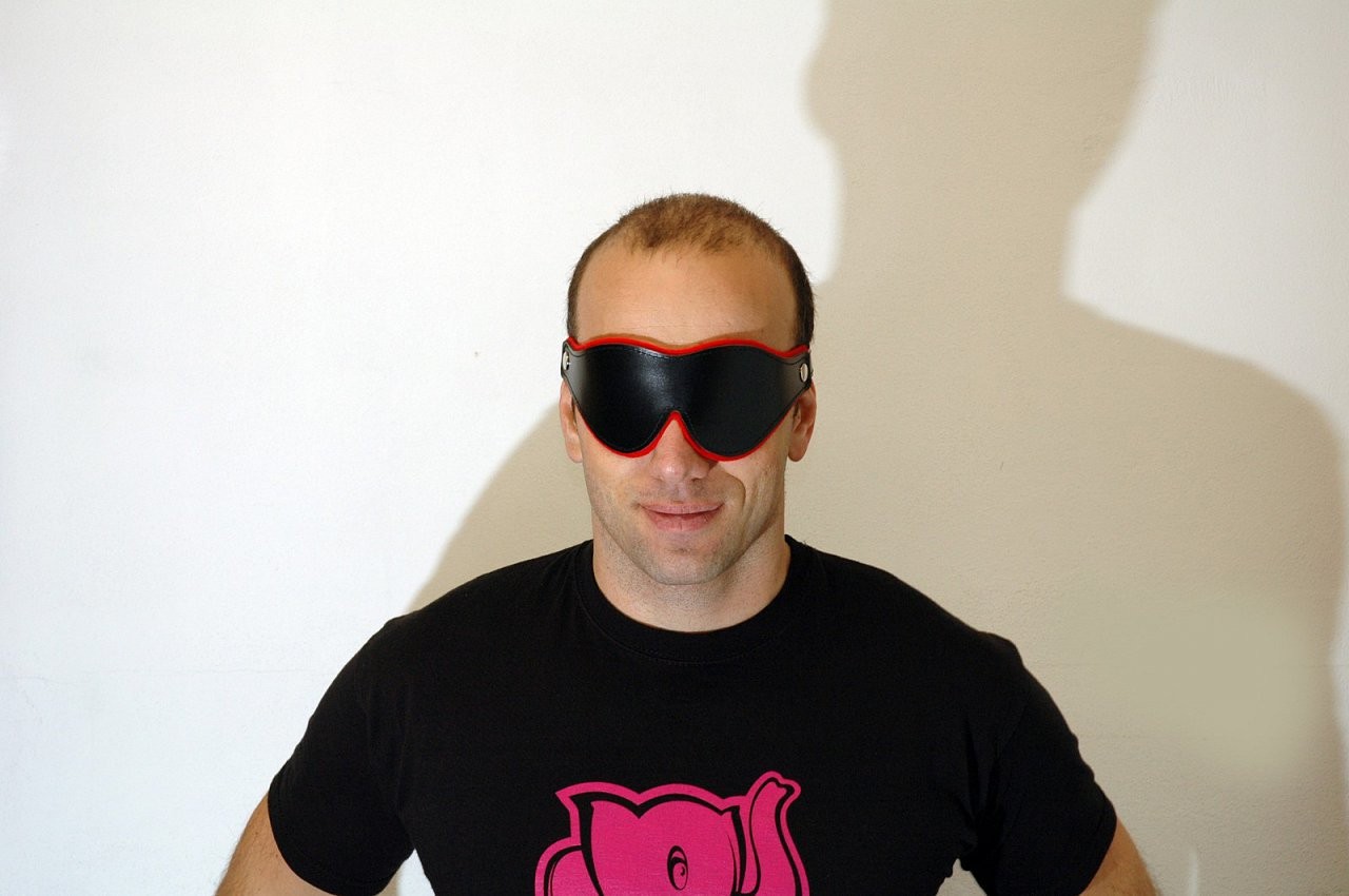 Adam a Kožená maska na oči BlackRed