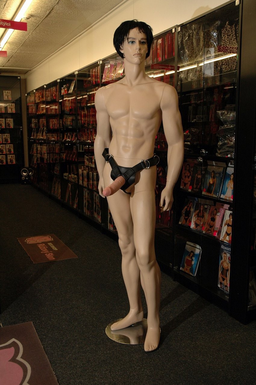 Připínací penis s postrojem