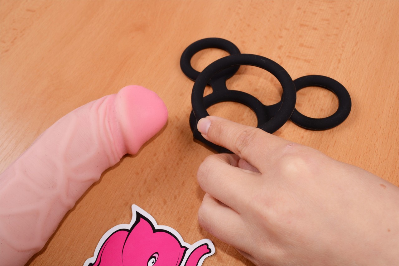 Erekční kroužek Bondage – na větším dildu, průměr 4,2 cm