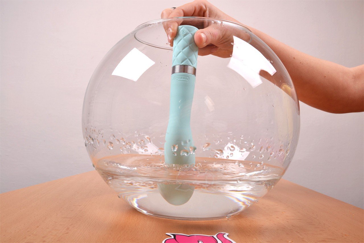 Silikonový vibrátor Sassy Aquamarine, vibrace ve vodě