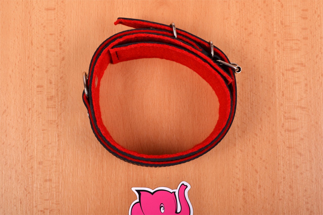 Kožený obojek na krk – focení v prodejně Růžový Slon Havířov