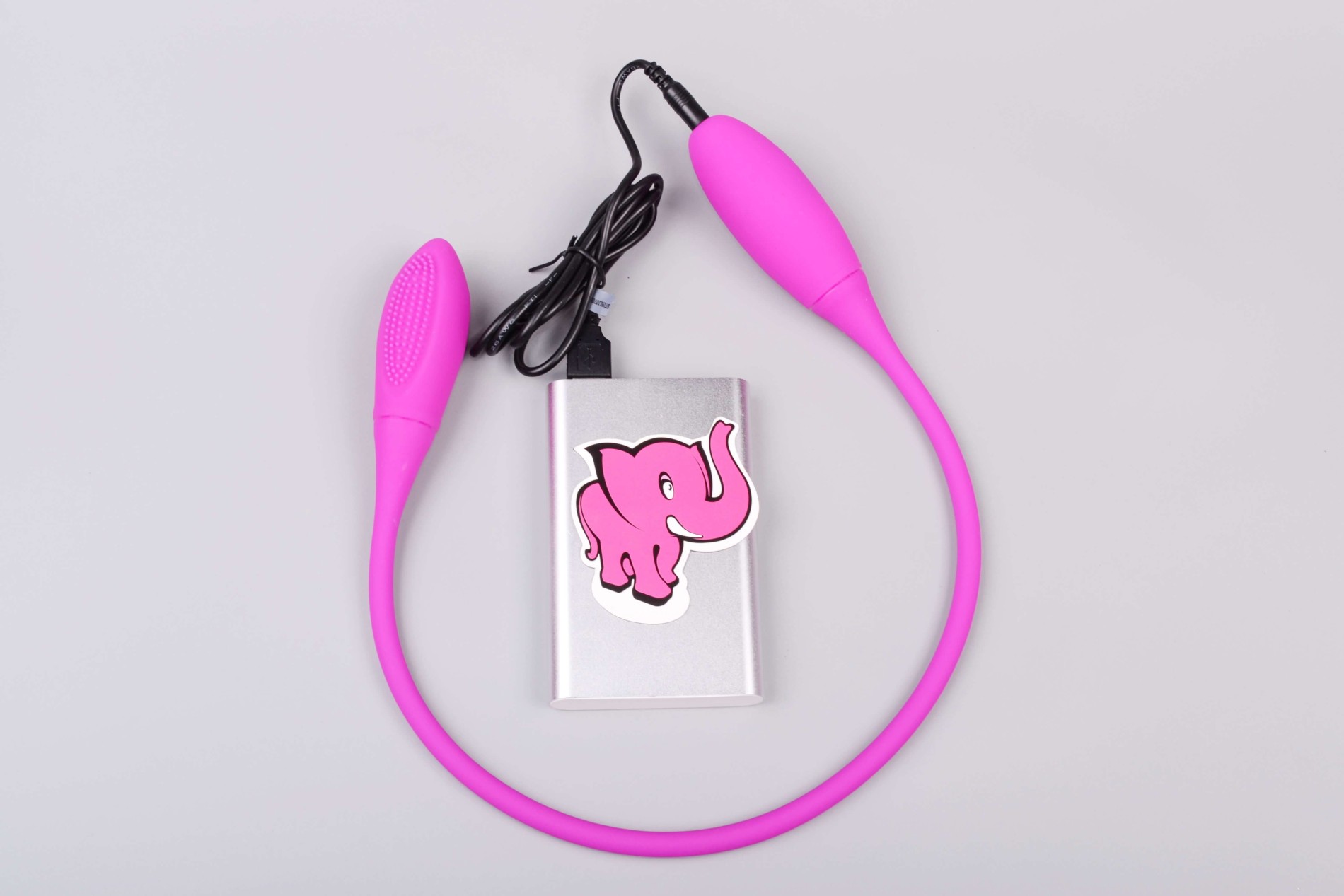 Partnerský vibrátor Double Vibes, nabíjení