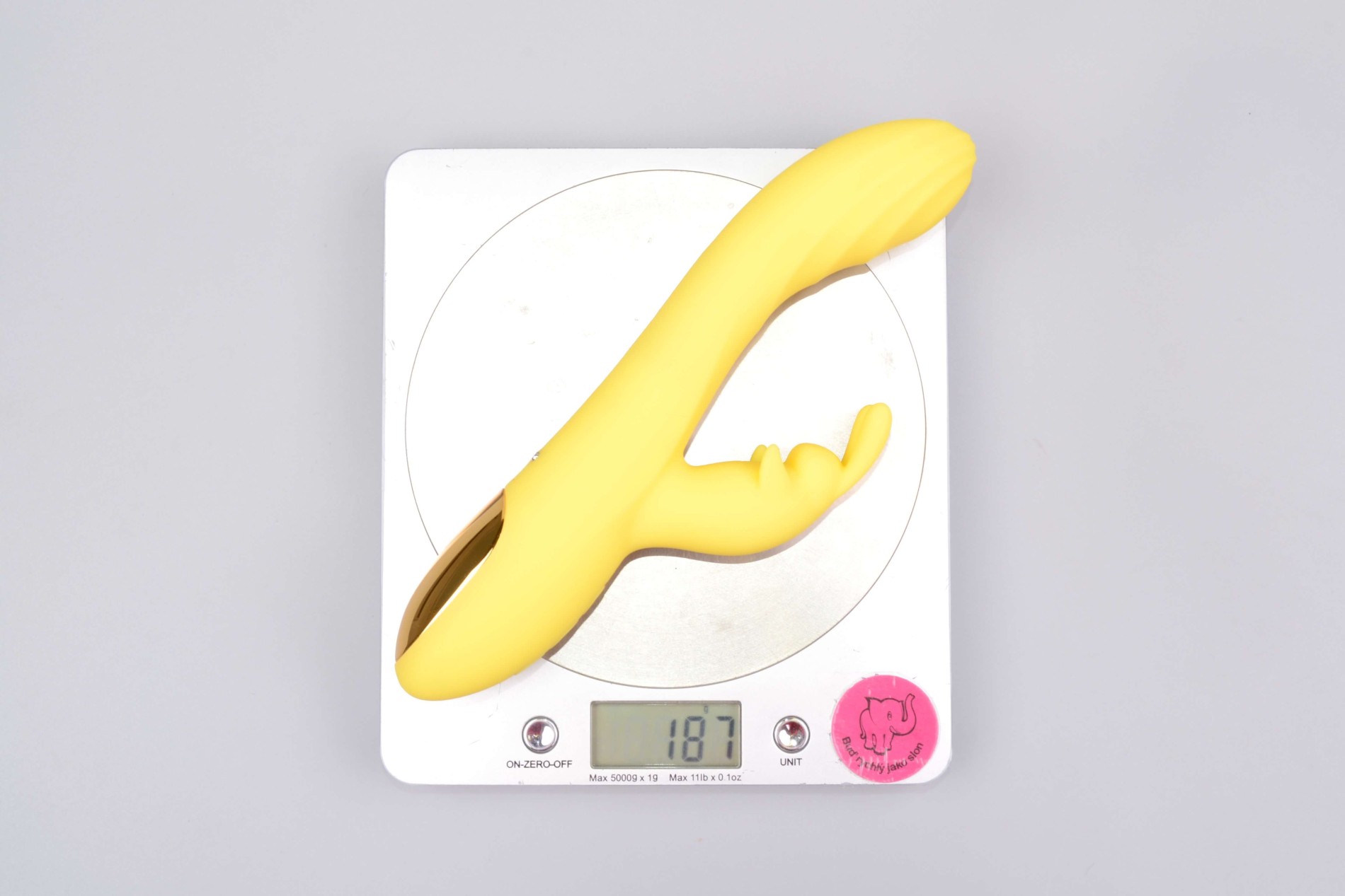 Vibrátor s výběžkem na klitoris Bee, váha