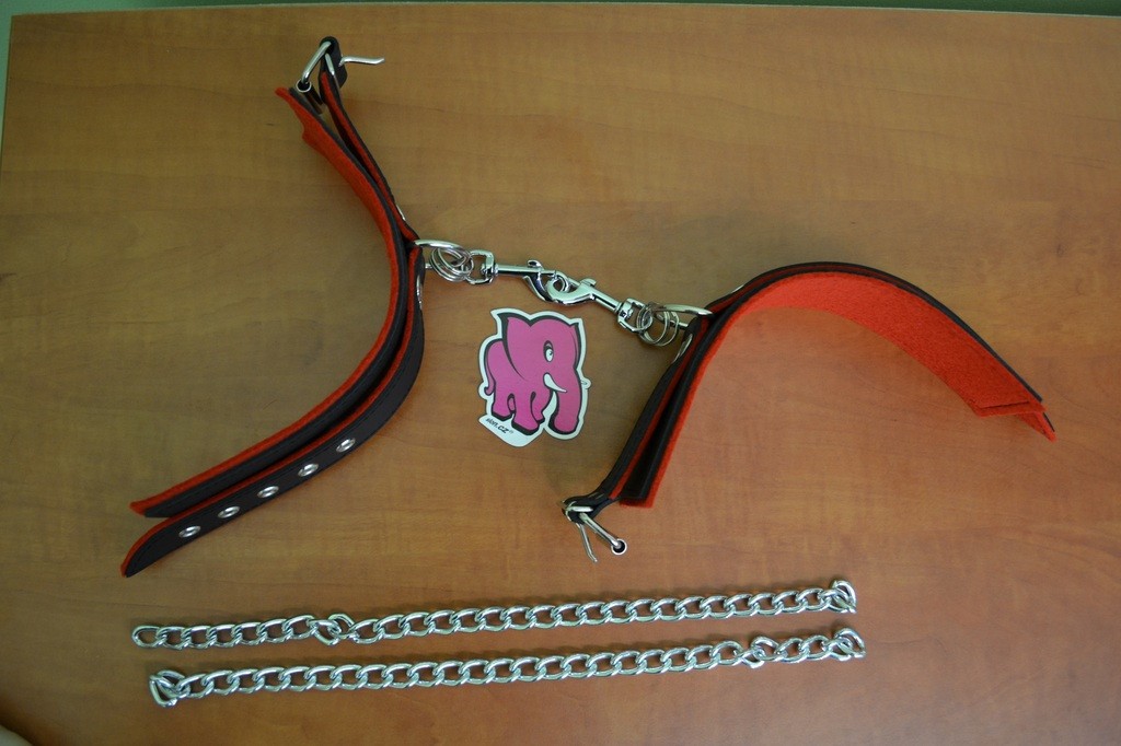 Kožená pouta na ruce BlackRed