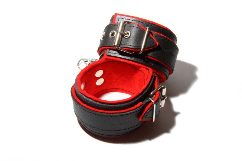 Kožená pouta na ruce BlackRed