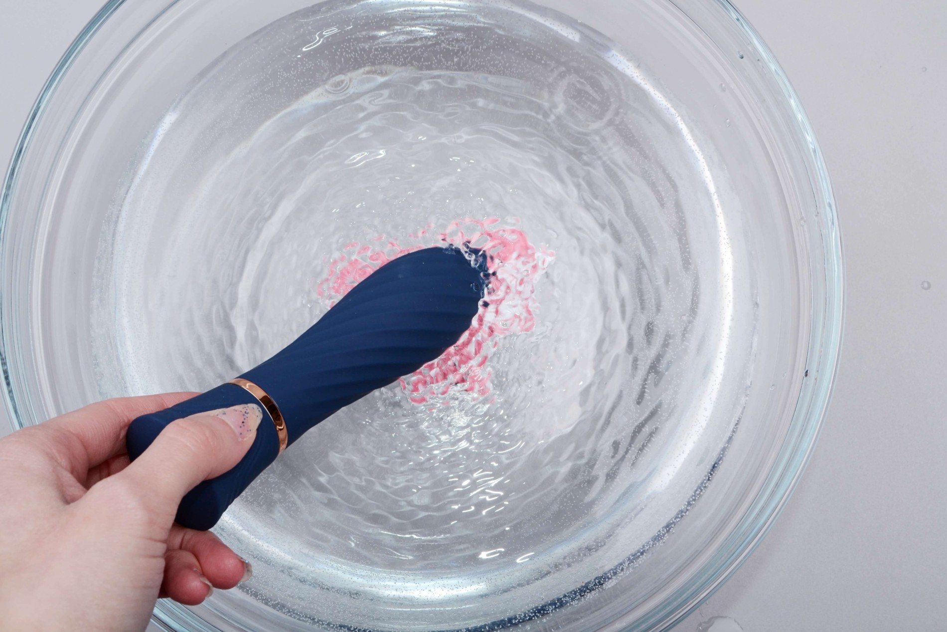 Vibrátor z dvojitého silikonu Blue Velvet, voděodolnost