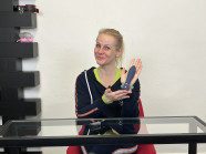 Vibrátor z dvojitého silikonu Blue Velvet (15 cm) + dárek Toybag