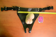 Připínací gelový penis 18 cm