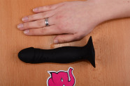 Anální dildo Black Stud – s rukou