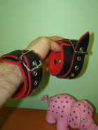 Kožená pouta na ruce BlackRed