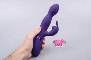 Rotační vibrátor Viver Bunny, v ruce