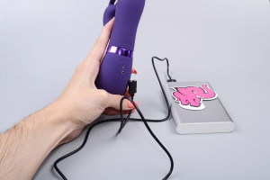 Rotační vibrátor Viver Bunny, nabíjení